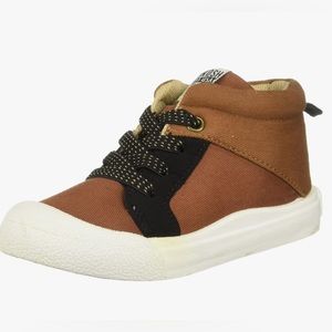 NWT OshKosh B'Gosh Boy's Salva High-Top Sneaker size 9